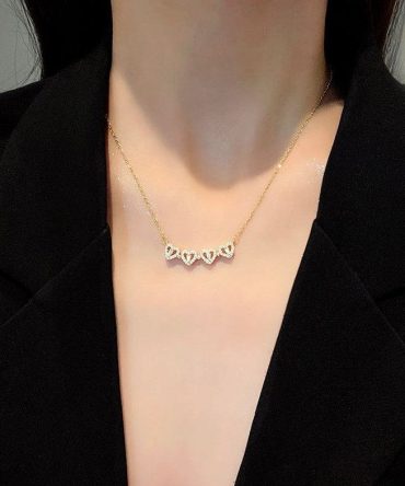 Two-In-One Four-Leaf Clover+Heart Necklace Tees n' Merch